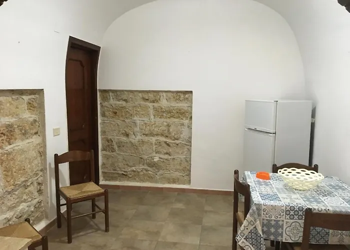 2000 Aparthotel 3*