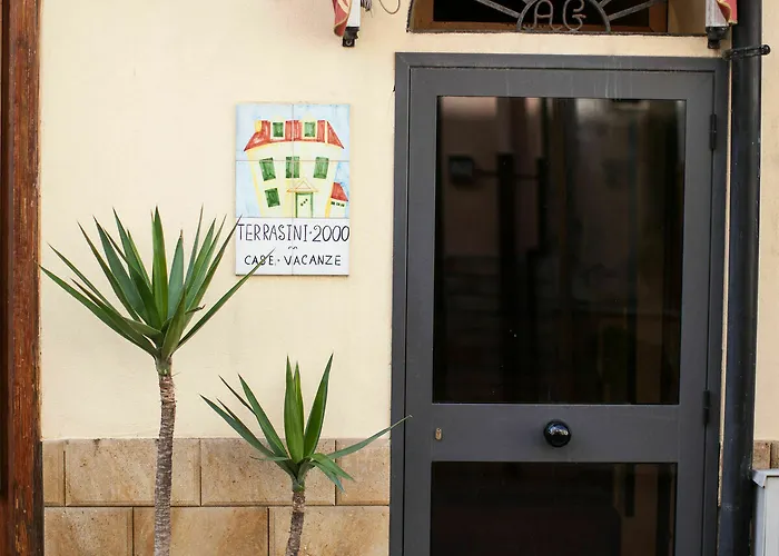 2000 Hotel apartamentowy 3*