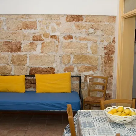 Ξενοδοχείο με διαμερίσματα 2000 Terrasini