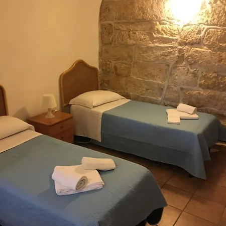 Aparthotel 2000 3*