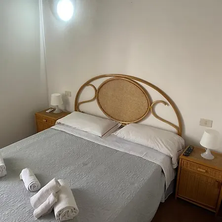 Aparthotel 2000 2*